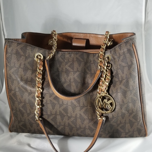 Michael Kors Handbags - Michael Kors Purse